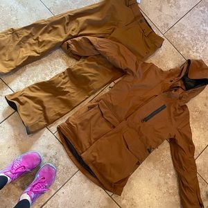 Women’s volcom snow outfit